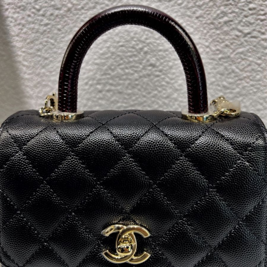 ► 全新 Chanel mini handle 蜥蜴皮紋提把 荔枝牛皮 黑金-5