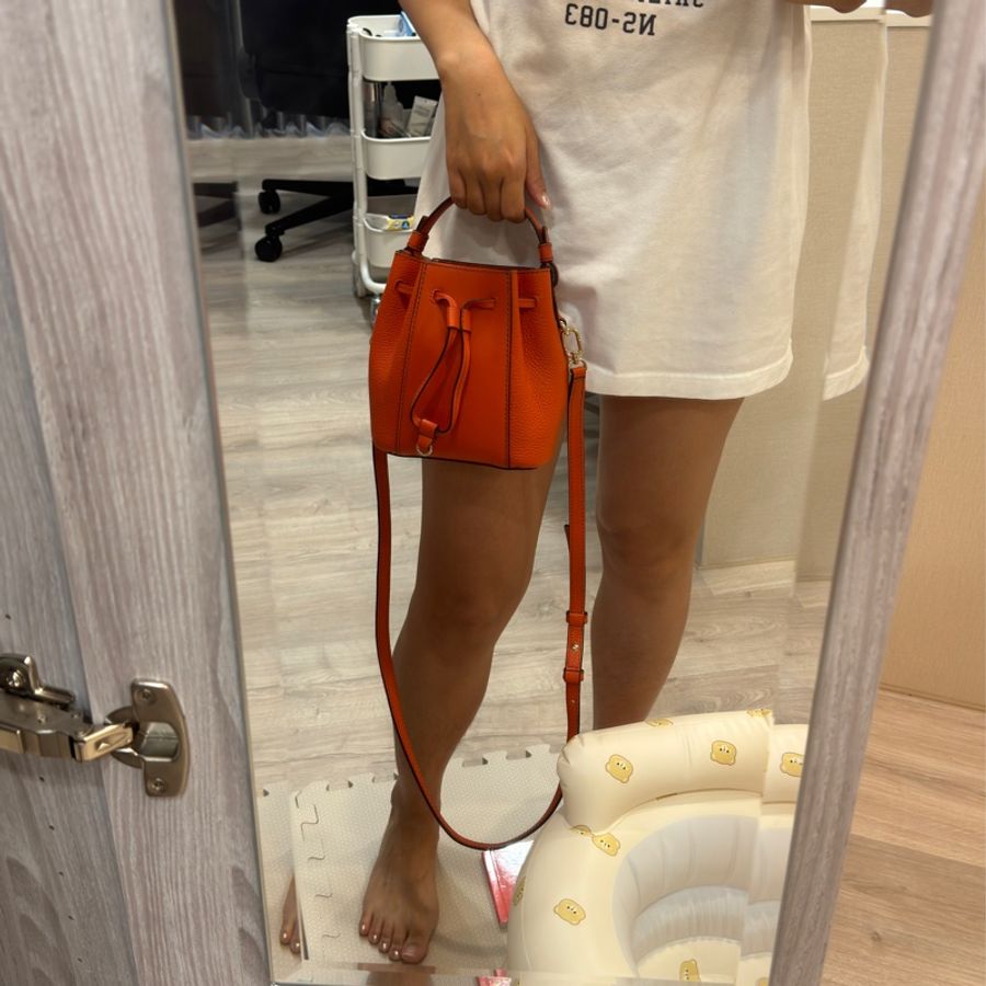 全新還未使用過 Furla橘紅色水桶包mini 不廢的小廢包-7