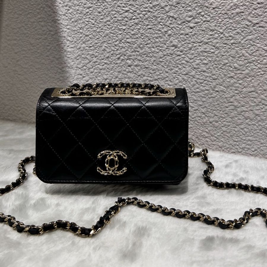 ► 全新CHANEL MINI TRENDY WOC 黑金羊皮-0