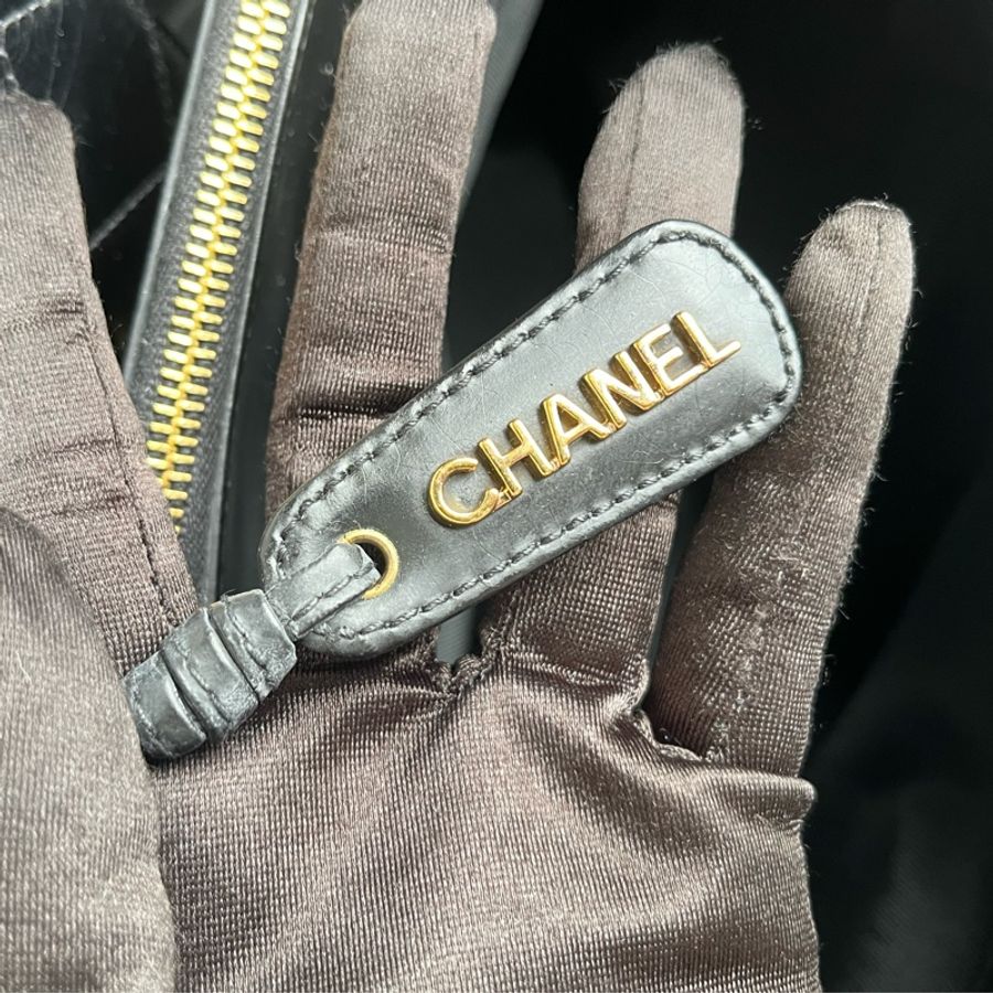 (朴敘俊、GD權志龍同款)Chanel 香奈兒 機場包 飛機包 大包 黑金配色 氣場十足 肩背包 單肩包-27