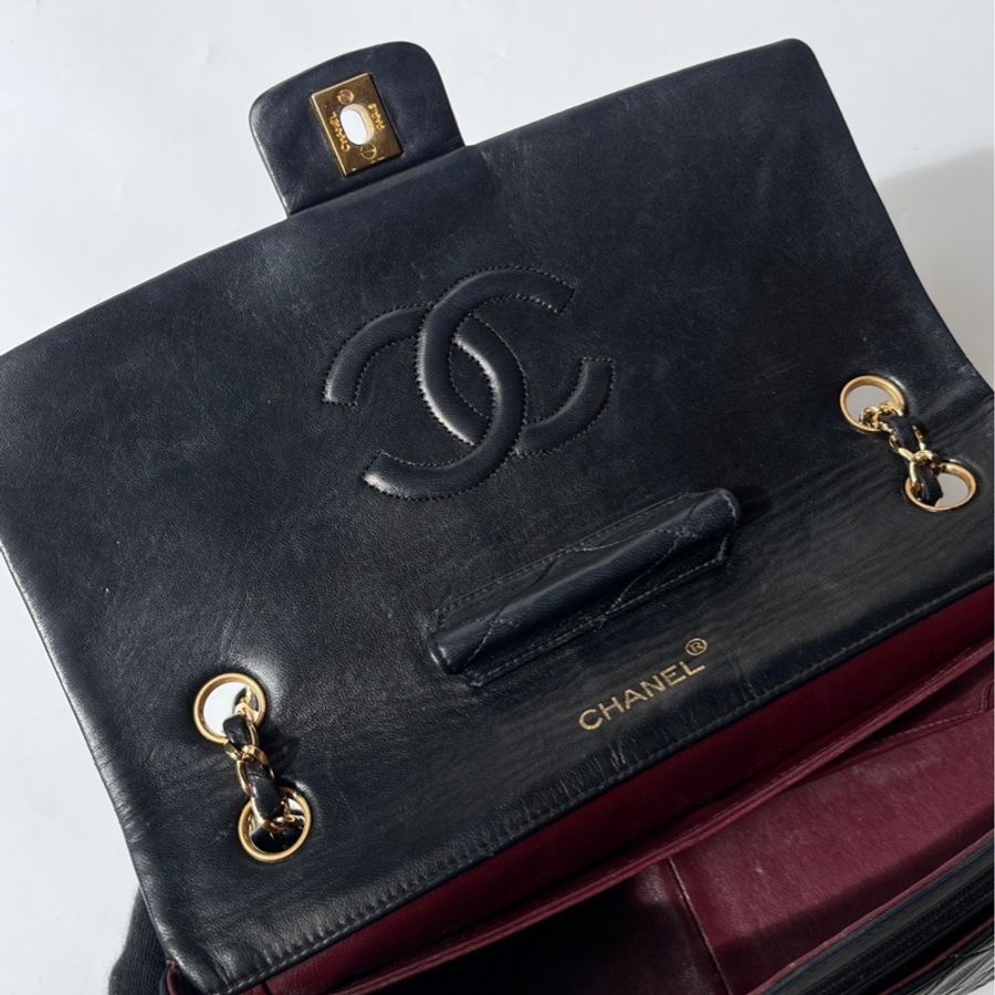 Chanel 黑金羊皮口蓋包-5