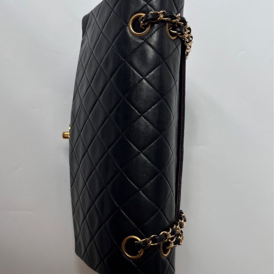 Chanel 黑金羊皮口蓋包-25