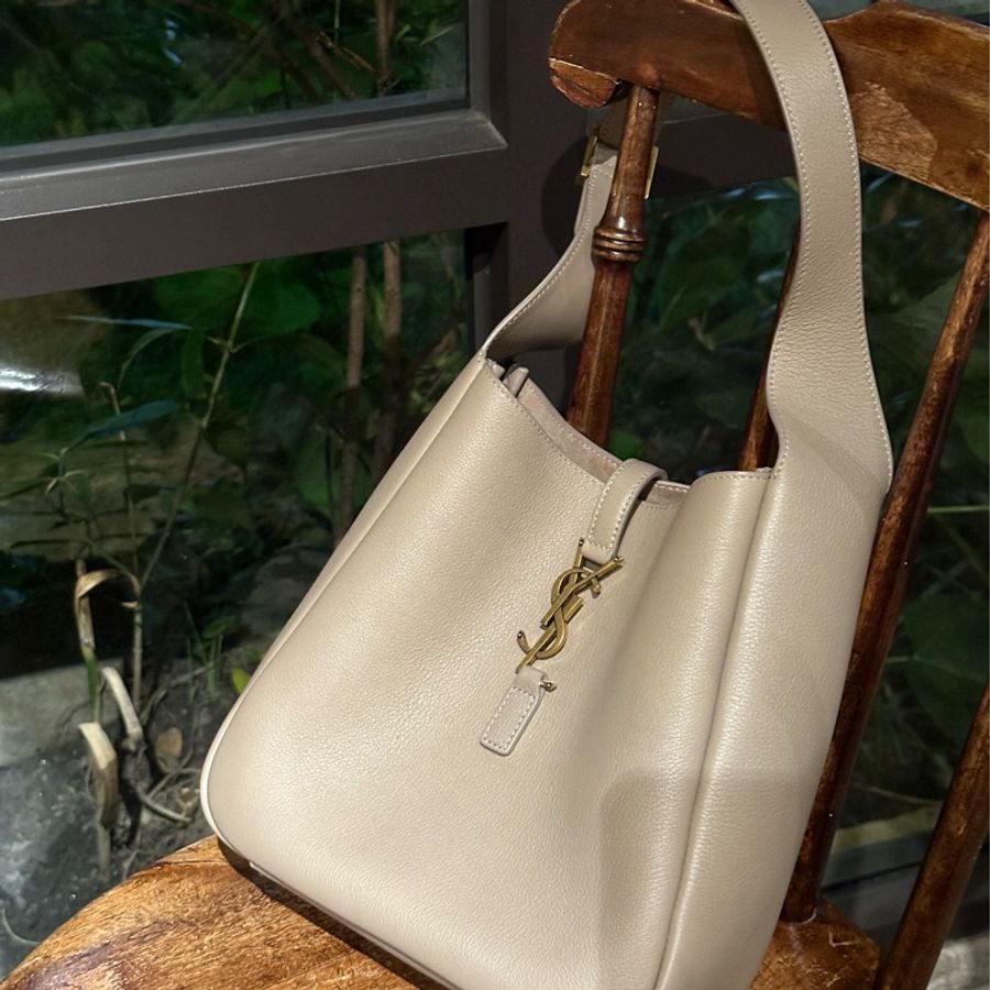 YSL le 5 a 7 Hobo 奶茶色(小款)-3