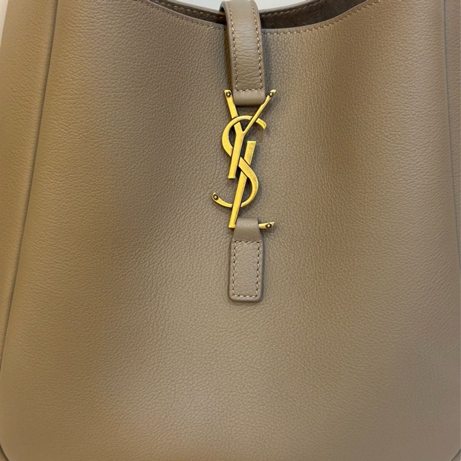 YSL le 5 a 7 Hobo 奶茶色(小款)-16
