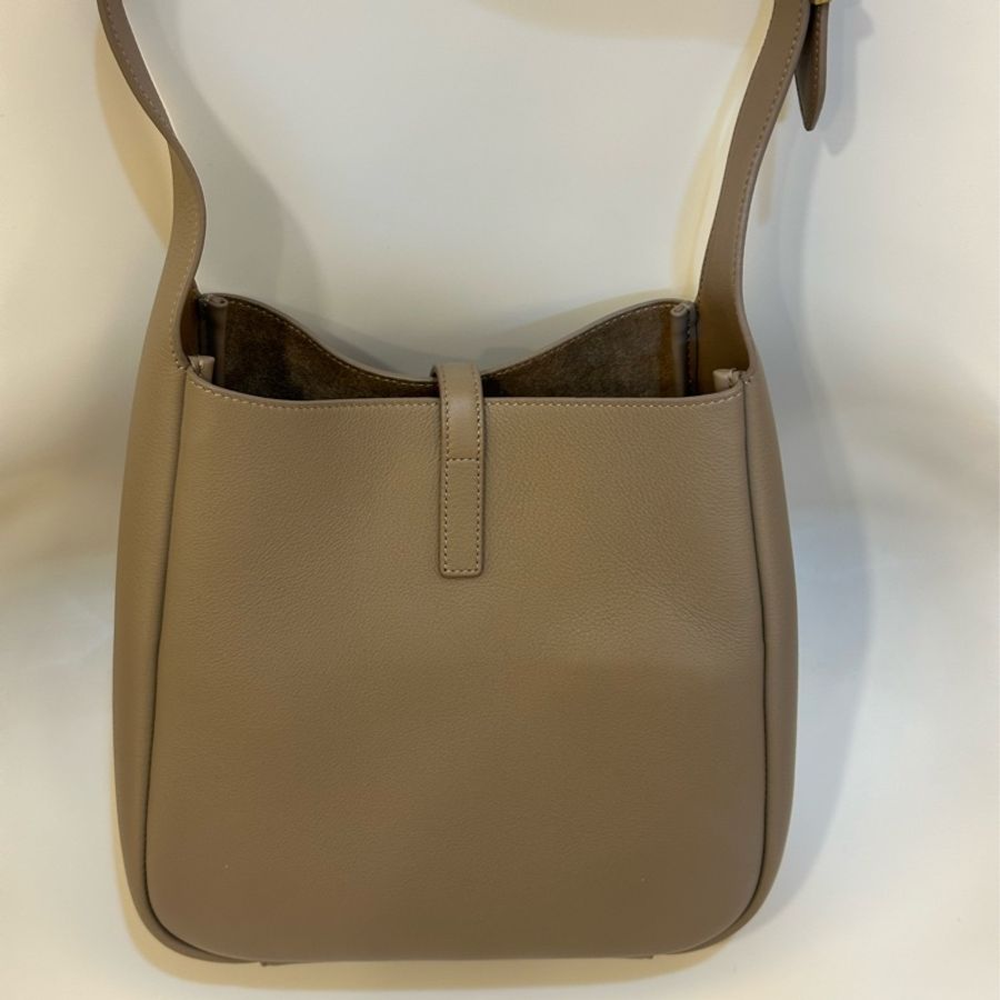 YSL le 5 a 7 Hobo 奶茶色(小款)-17