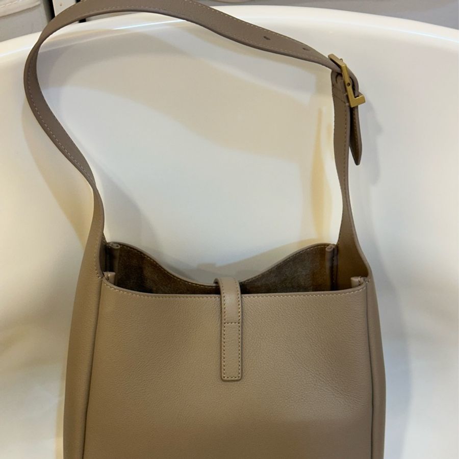 YSL le 5 a 7 Hobo 奶茶色(小款)-18