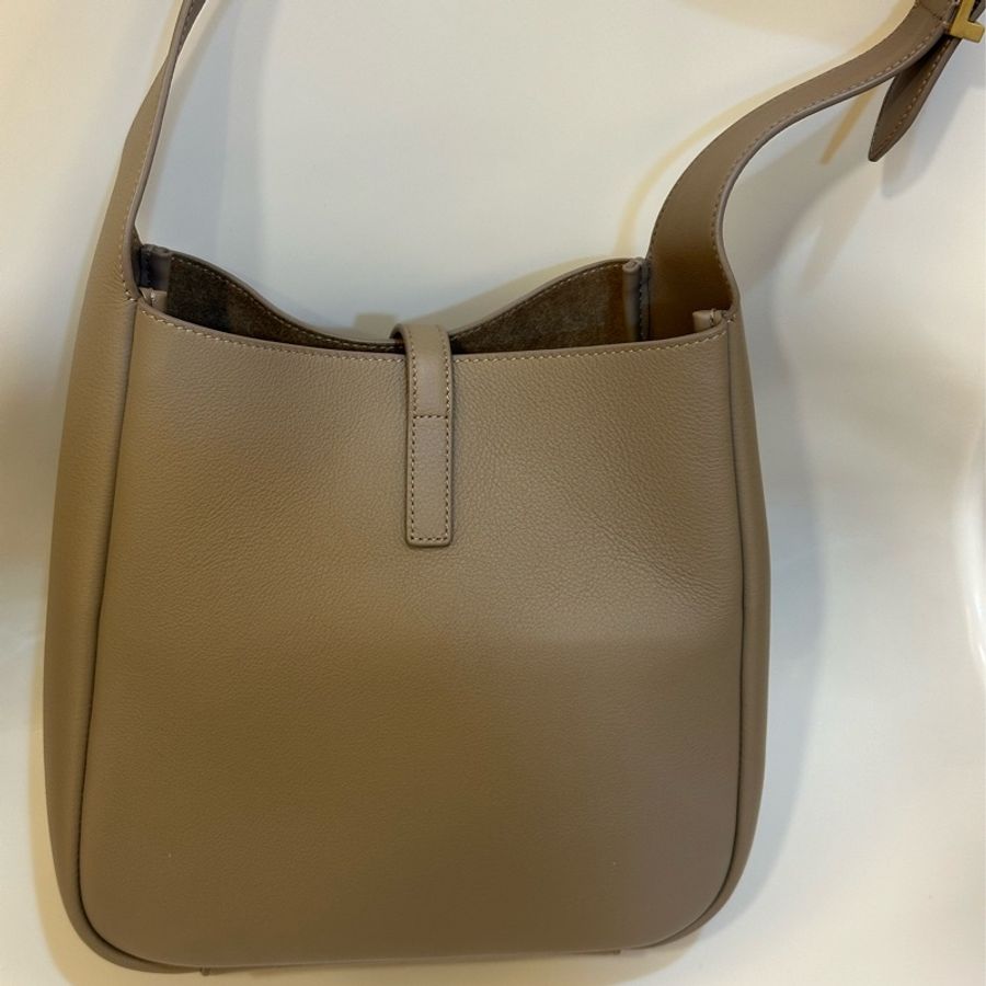 YSL le 5 a 7 Hobo 奶茶色(小款)-19
