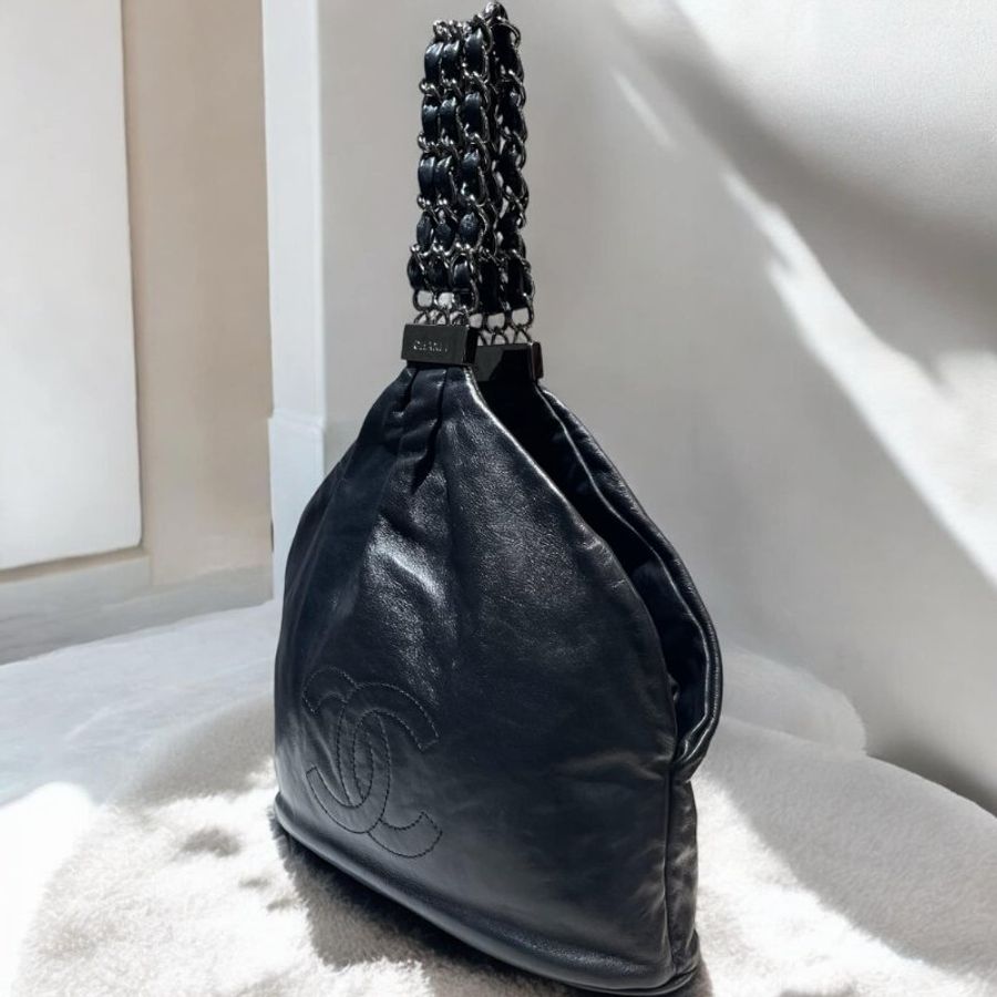CHANEL 羊皮造型鏈帶手提包 黑色-1