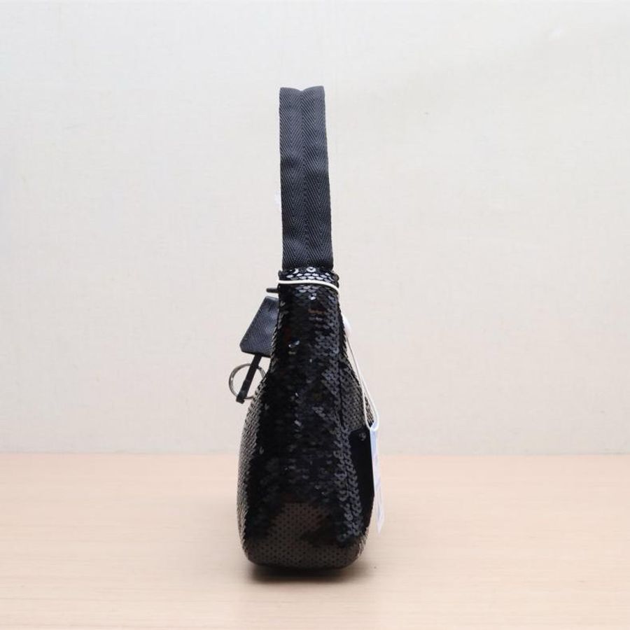 PRADA(普拉達) 亮片hobo 黑色 白扣-1