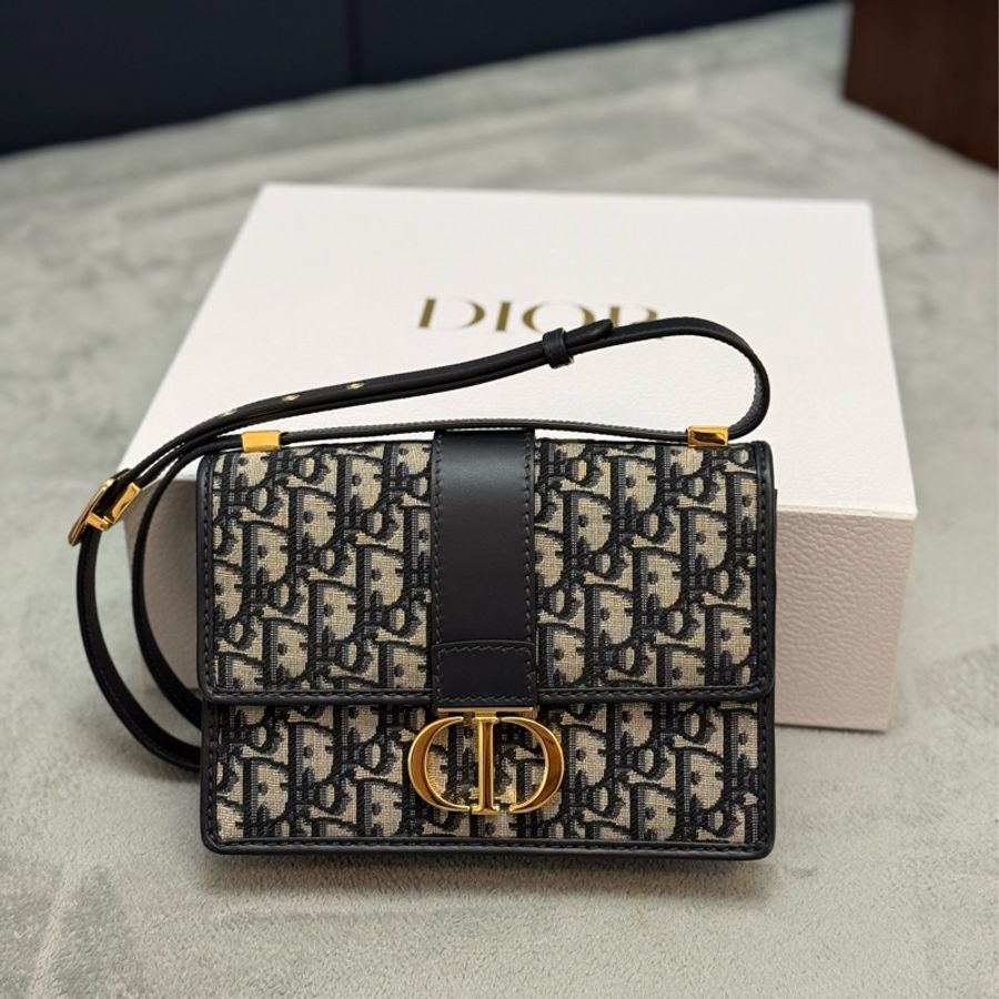 Small 30 Montaigne Bag-1