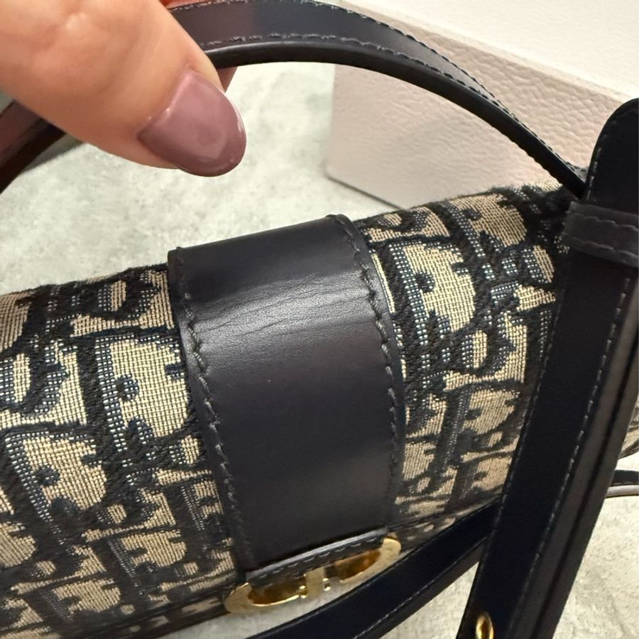 Small 30 Montaigne Bag-8