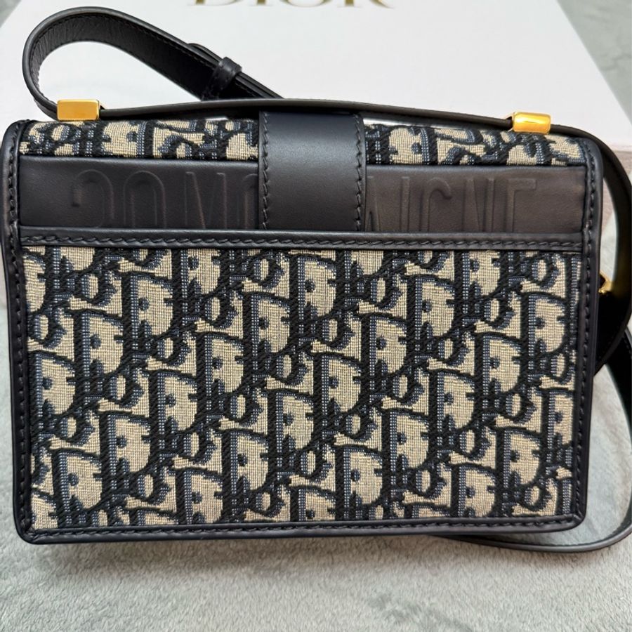 Small 30 Montaigne Bag-9