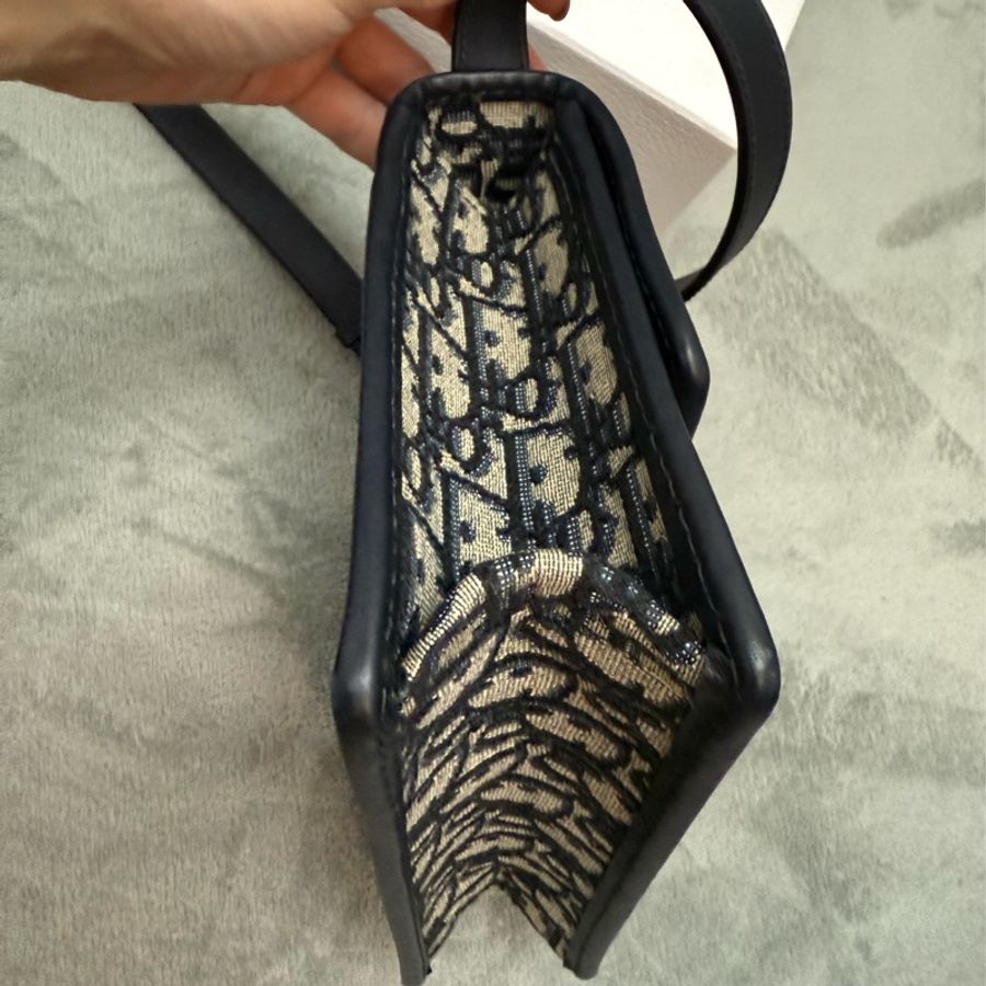 Small 30 Montaigne Bag-10