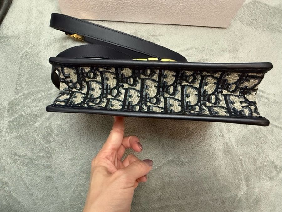 Small 30 Montaigne Bag-12