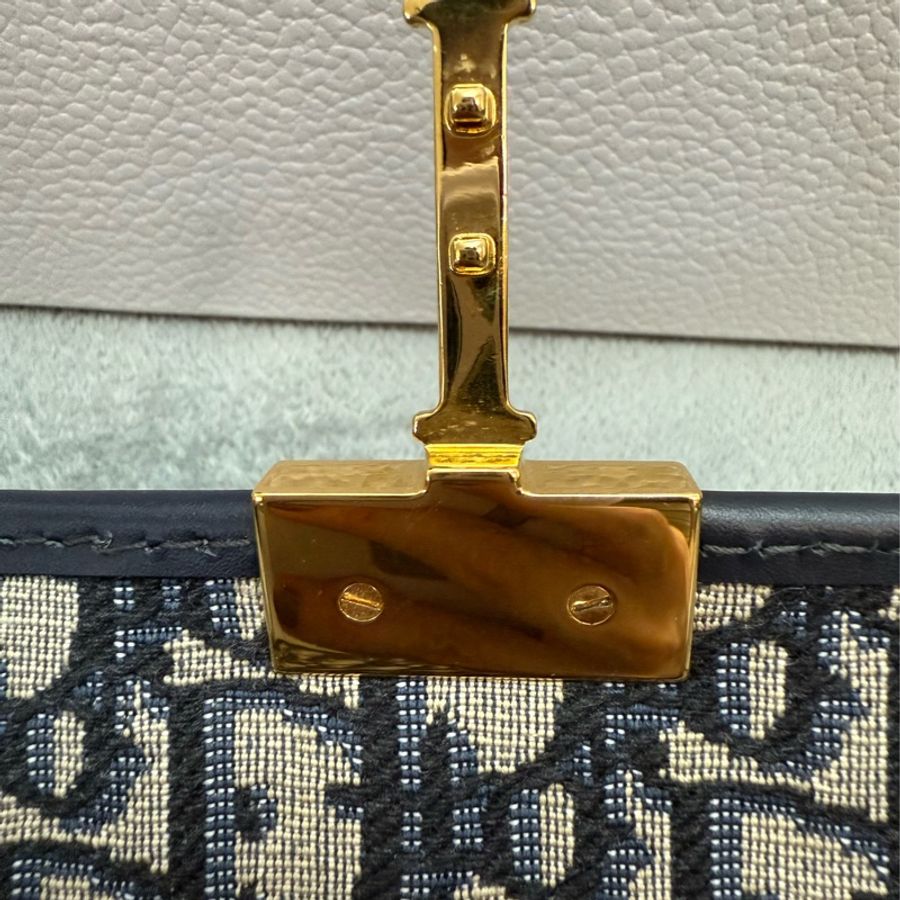 Small 30 Montaigne Bag-18