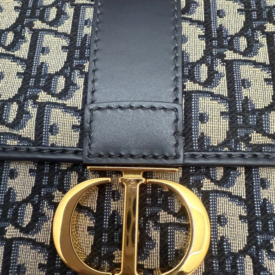 Small 30 Montaigne Bag-19