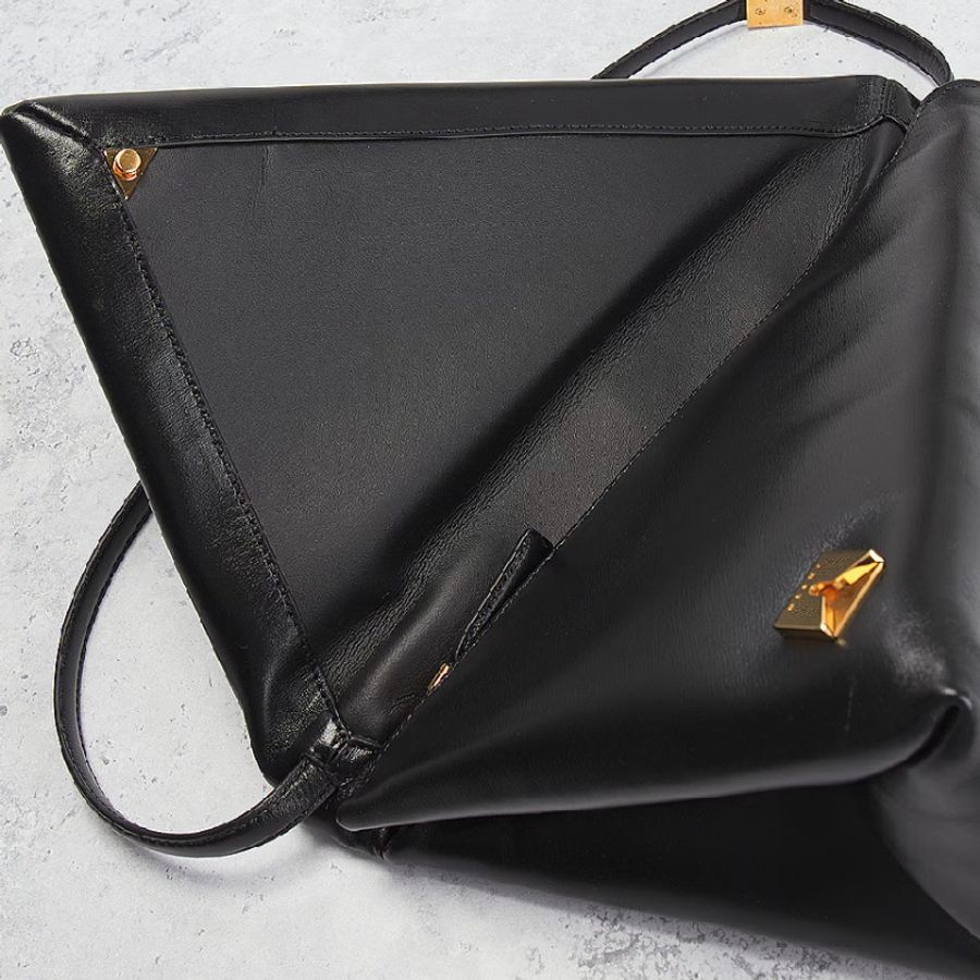 商品在台灣 全新含吊牌 MARNI 法國巴黎購回 MARNI Prisma 黑色 牛皮 手提&側背 法式 三角包-14