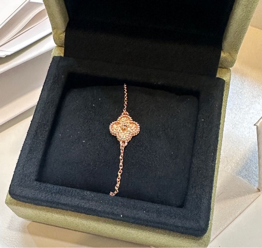 全新Van Cleef & Arpels Sweet Alhambra手鍊 18K玫瑰金全新-0