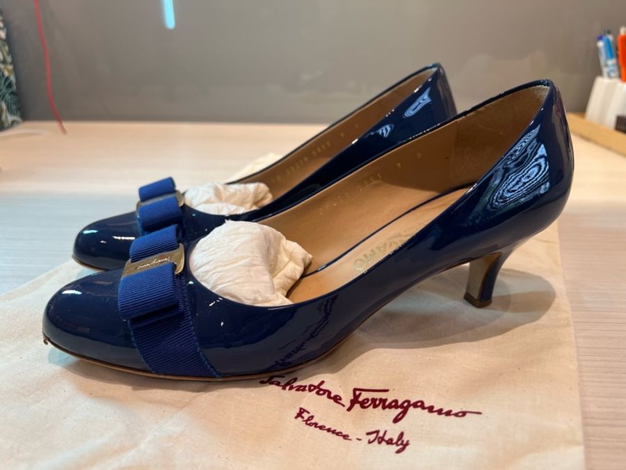 【買一送一】Salvatore Ferragamo Vara寶藍色蝴蝶結跟鞋/菱格紋漆皮亮紅低跟鞋-4