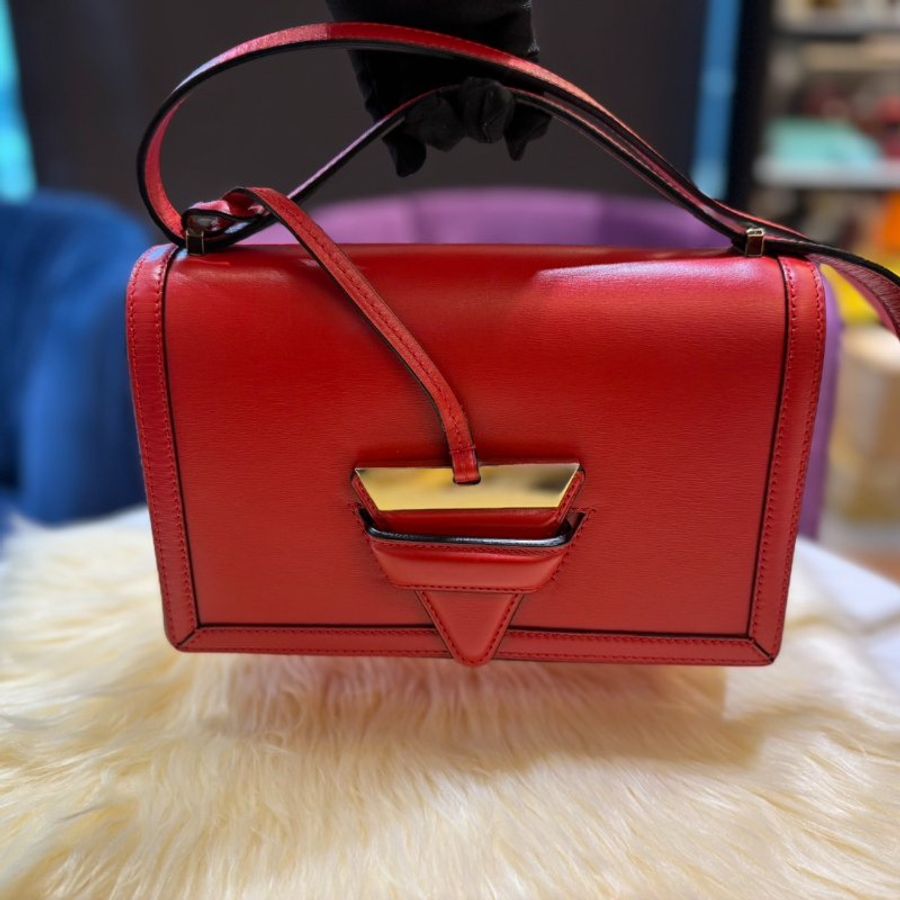 【舊愛新歡】LOEWE 巴薩隆那三角包-0