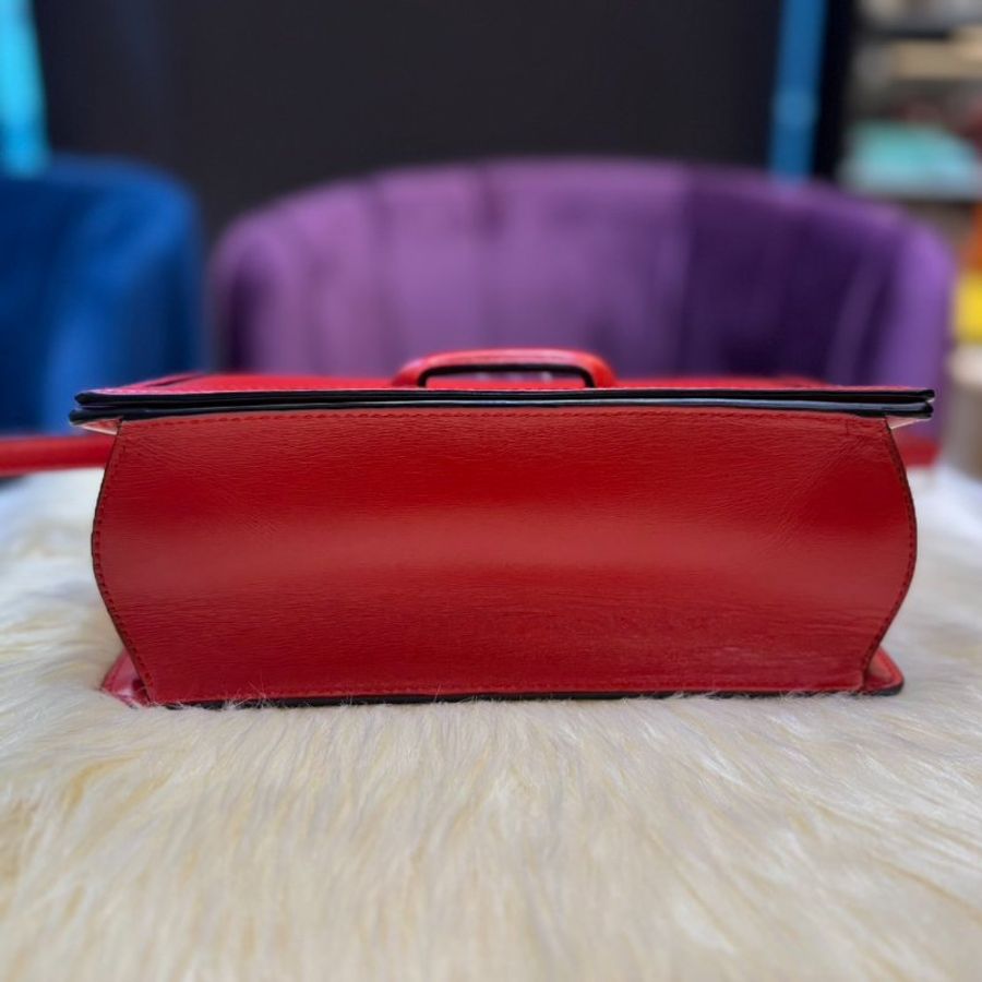 【舊愛新歡】LOEWE 巴薩隆那三角包-3