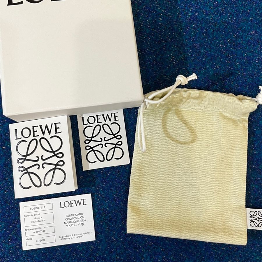 LOEWE 羅威 經典Puzzle 拼圖小牛皮Anagram 立體壓紋拉鍊零錢卡片夾-10