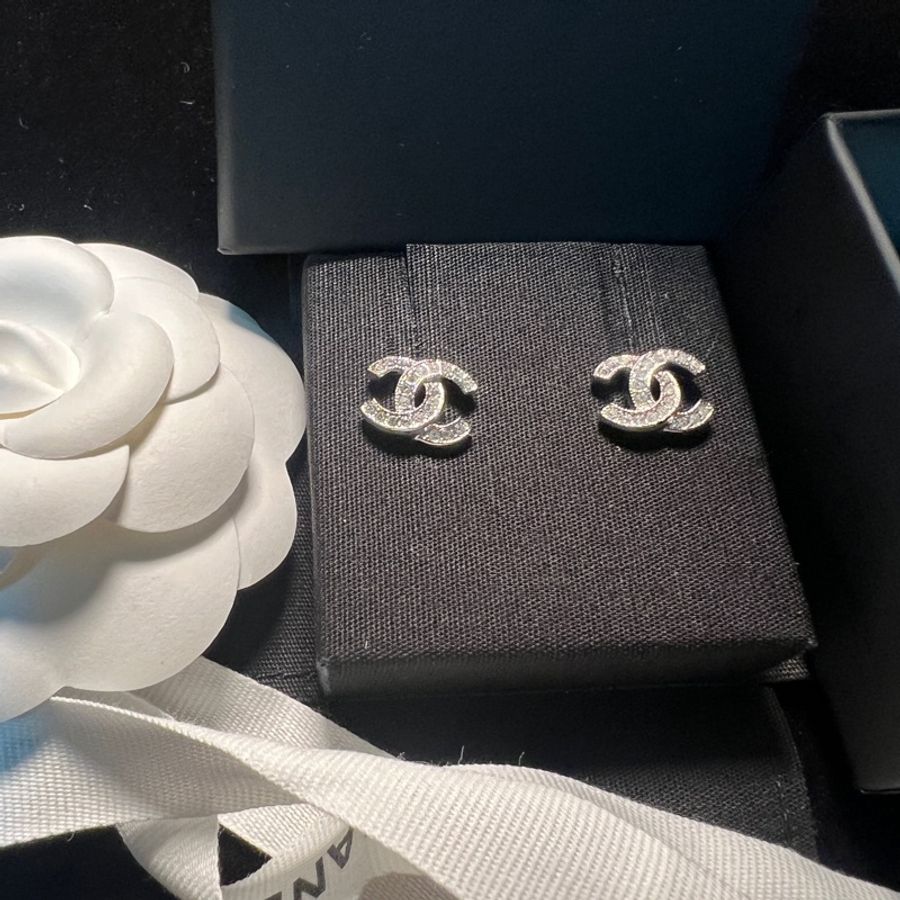 #Chanel  2024 24V經典滿鑽雙C logo 耳針耳環❤️ #全新未用❤️-0