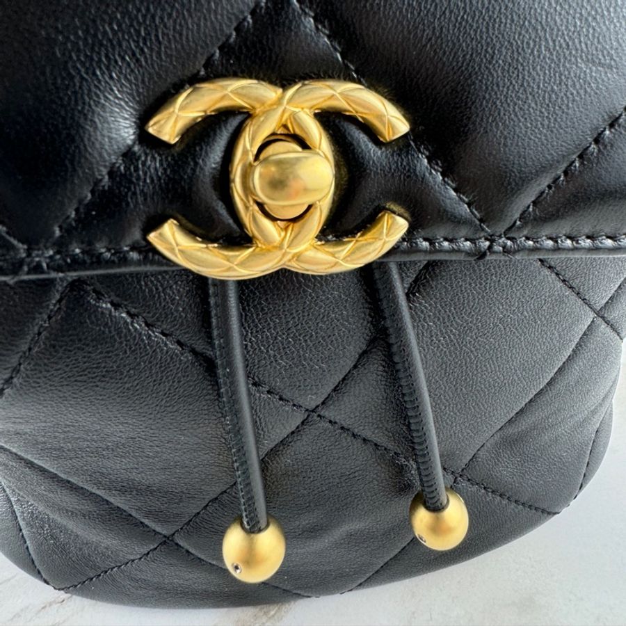 香奈兒Chanel 24S 黑金羊皮 雙金球  金色字母鍊條背帶 雙肩背包  手提/ 側背/ 後背-14