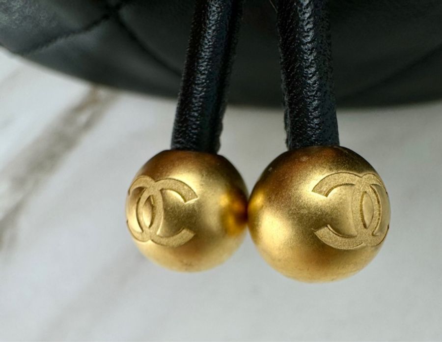 香奈兒Chanel 24S 黑金羊皮 雙金球  金色字母鍊條背帶 雙肩背包  手提/ 側背/ 後背-15