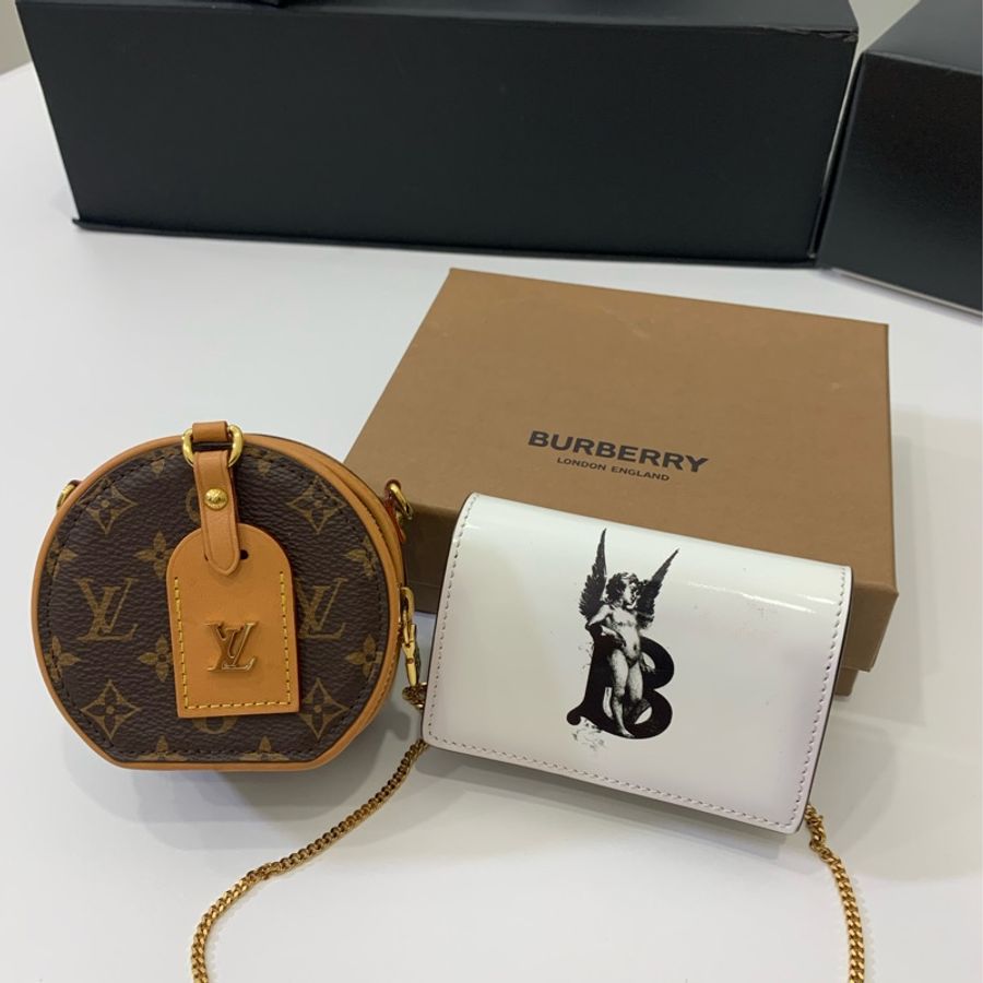 Burberry 天使 印花 白色卡夾 名片夾 小廢包 斜背包 肩背包 零錢包 卡包 WOC 鏈條包 鏈帶包-4