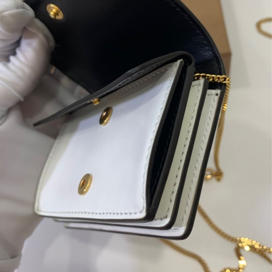 Burberry 天使 印花 白色卡夾 名片夾 小廢包 斜背包 肩背包 零錢包 卡包 WOC 鏈條包 鏈帶包-31