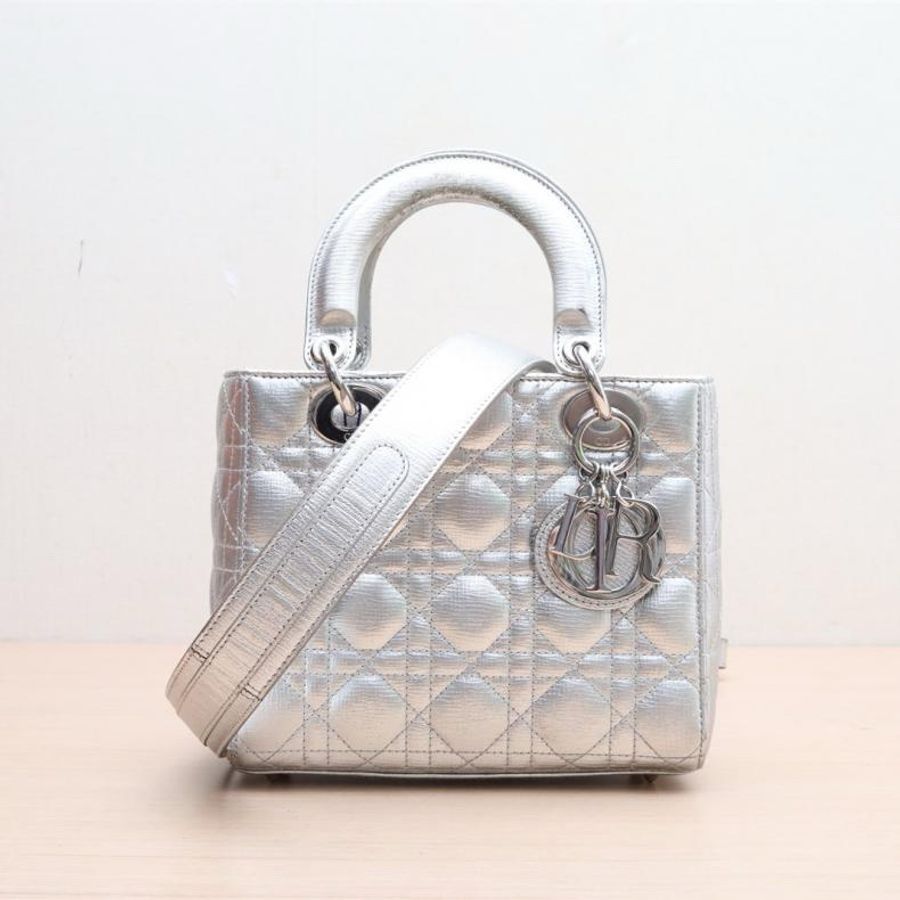 DIOR(迪奧) Lady Dior 戴妃包 四格 銀色  2018 銀扣-0