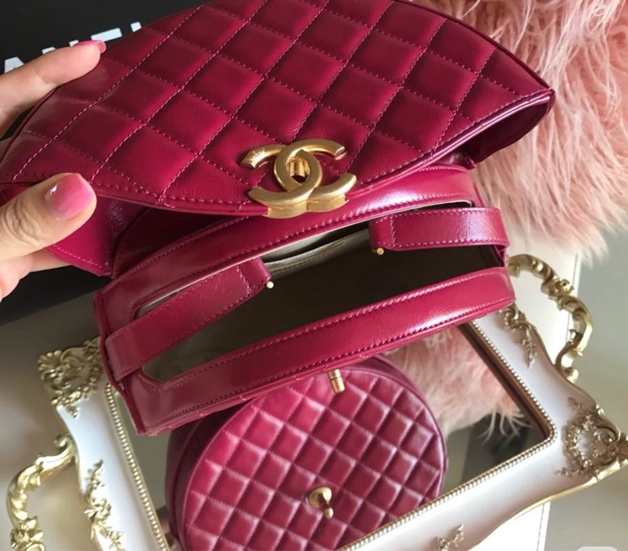 CHANEL香奈兒經典雙C LOGO菱格紋復古鍊帶斜背手替圓餅包紅色-1