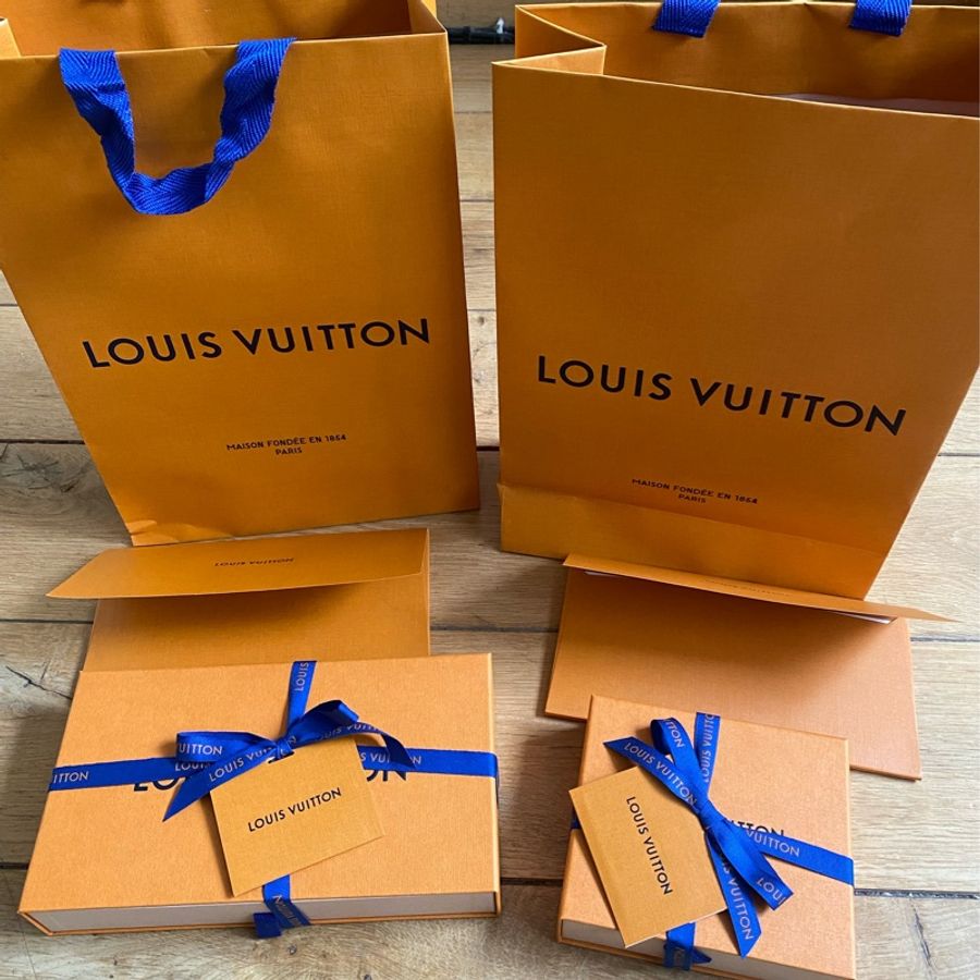 全新全配 🇬🇧英國官網購入 法國製 LV Louis Vuitton ZIPPY M60067經典老花 拉鍊零錢包-1