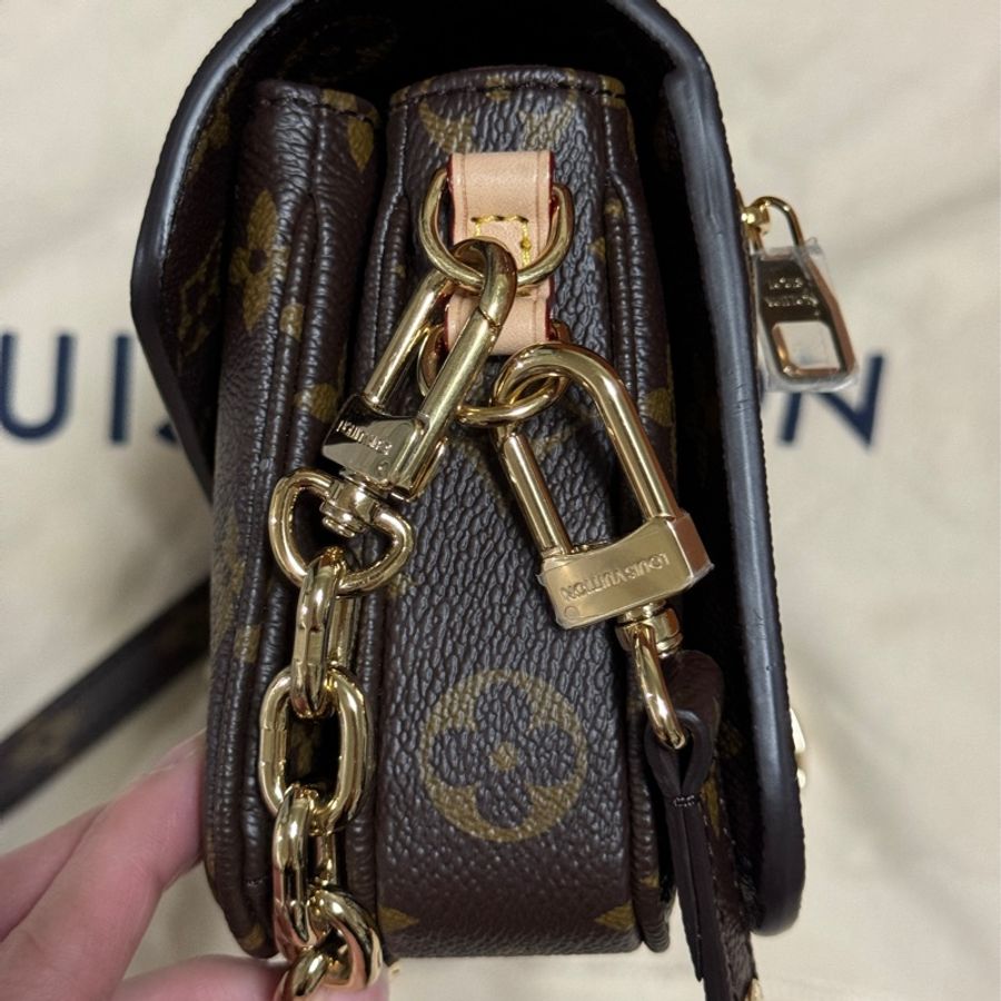 Louis Vuitton LV M46279 POCHETTE MÉTIS EAST WEST 老花鍊帶郵差包-4