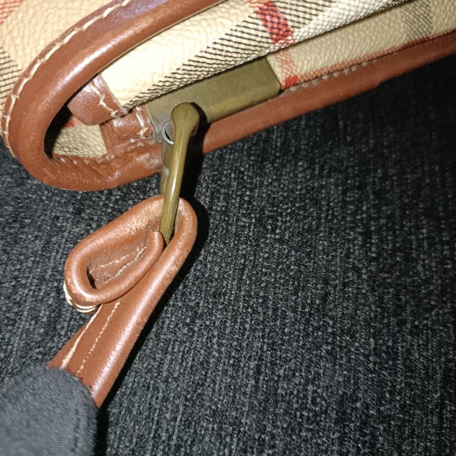 年終出清BURBERRY 斜背肩揹格紋包-40