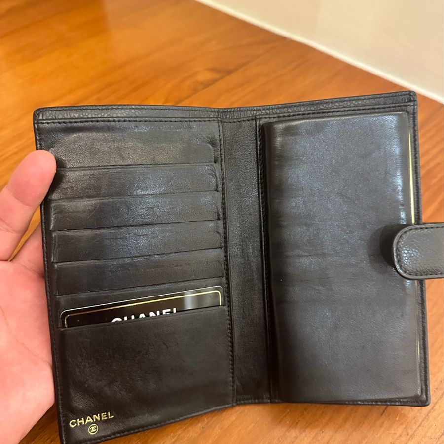 CHANEL 黑皮革絕版釦式長夾-7