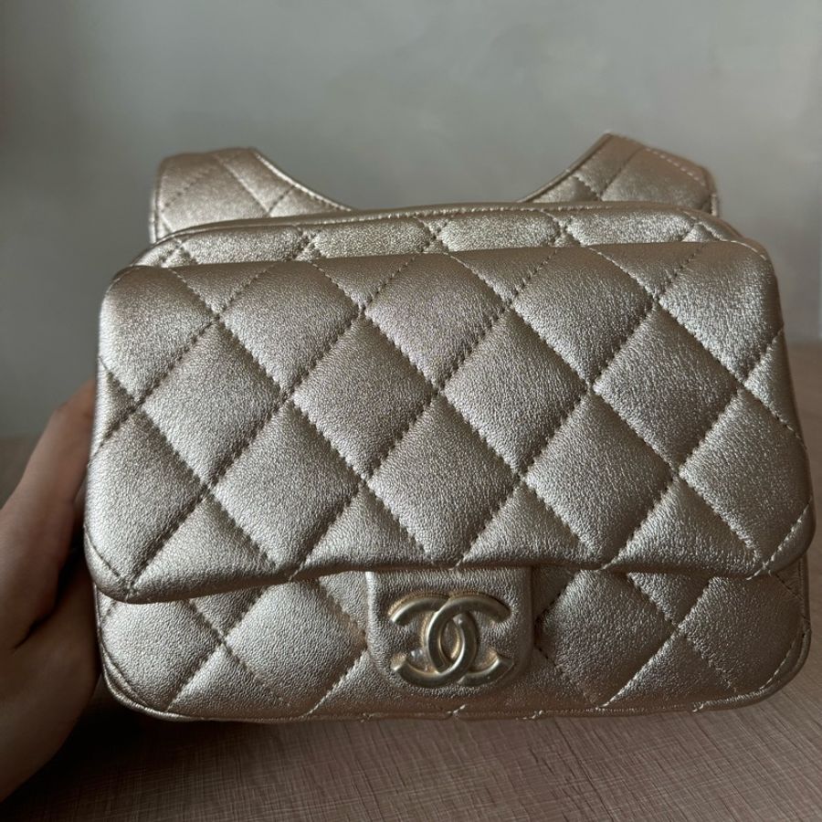 chanel 24c 金屬色後背包-9