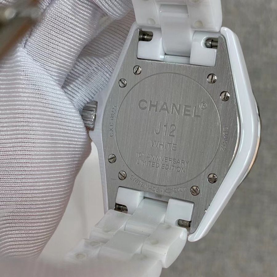 Chanel香奈兒限量J12系列 Phantom H3442白色陶瓷石英女錶 溫柔全白錶盤 上手超美超乖~33mm表徑 2014年購入-4