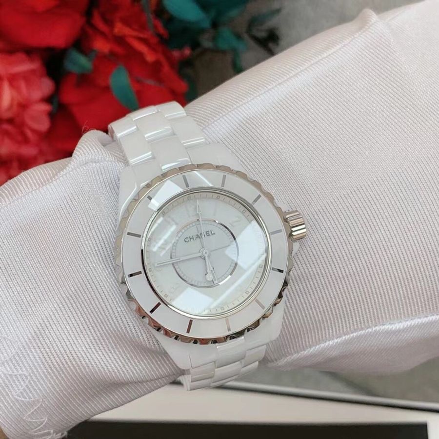 Chanel香奈兒限量J12系列 Phantom H3442白色陶瓷石英女錶 溫柔全白錶盤 上手超美超乖~33mm表徑 2014年購入-5