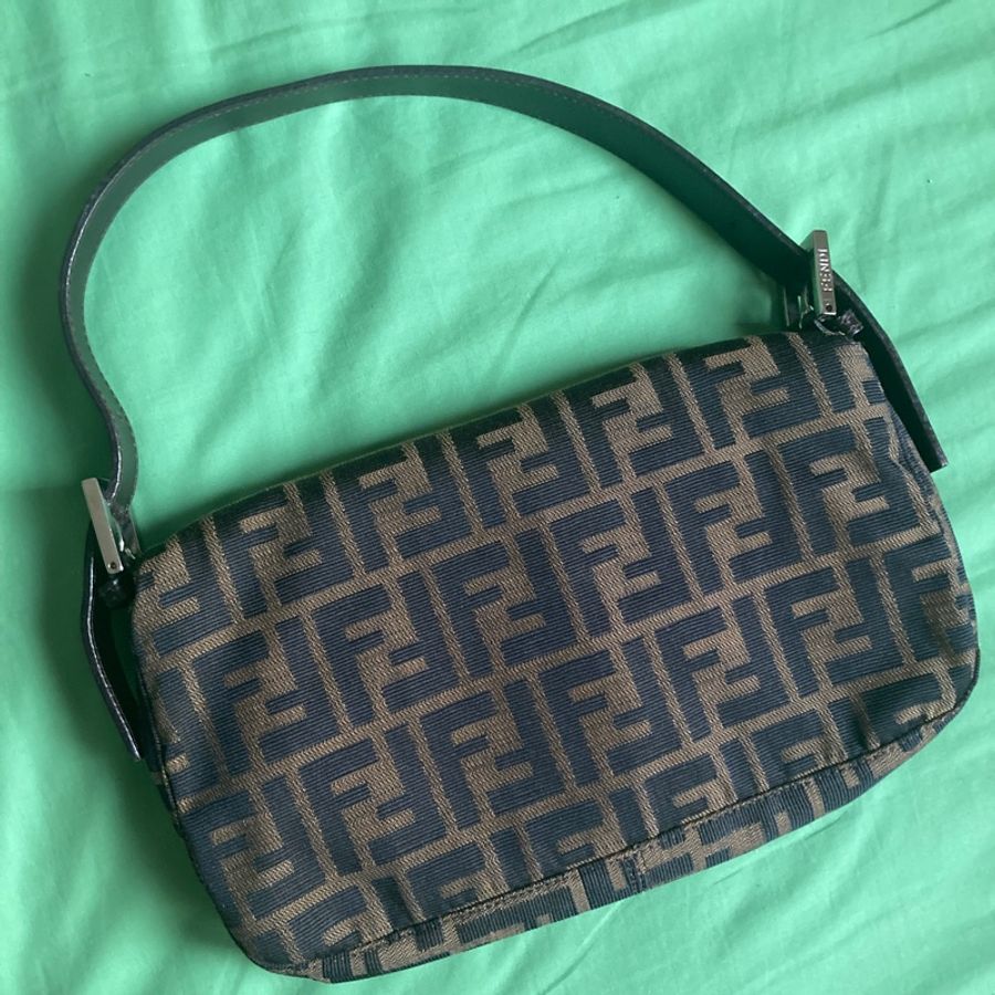 Fendi 中古 老花 法棍包 (已售出)-7