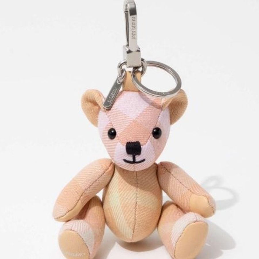 ▛ 新品 特價 ▟Burberry 2024秋冬 Thomas 泰迪熊吊飾 蜜桃粉色-0