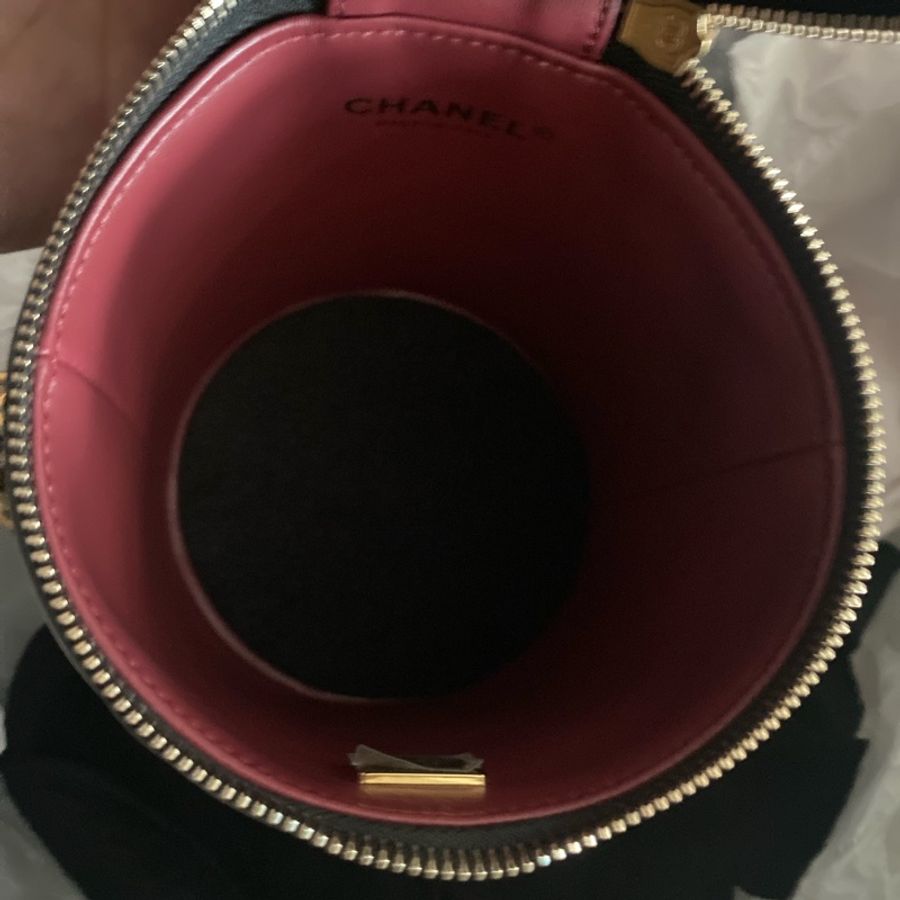 cosmetic bag in chains-9