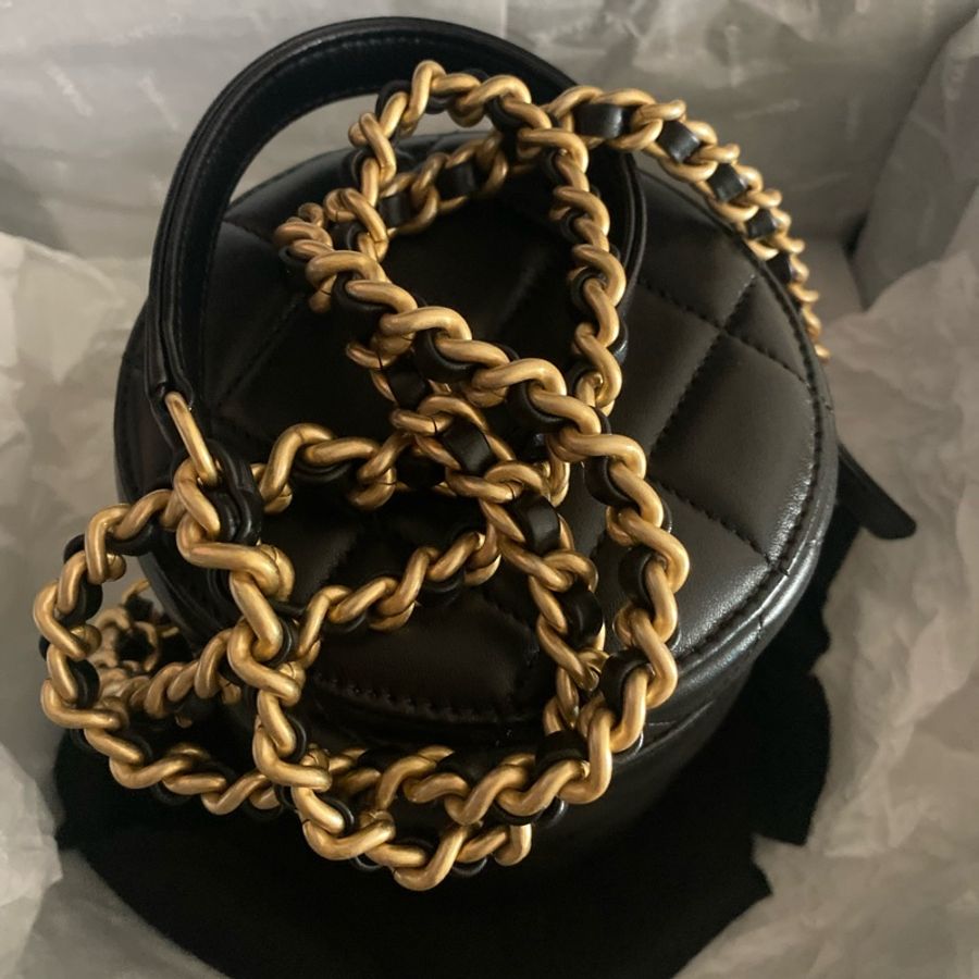 cosmetic bag in chains-13