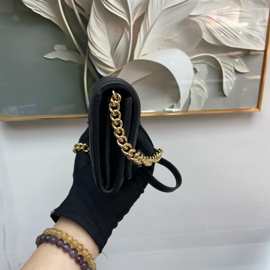 PRE OWRED MIU MIU 黑色皺褶 WOC 信封包 長款 金色條鏈 錢包 斜挎包 長銀包 多用途-2