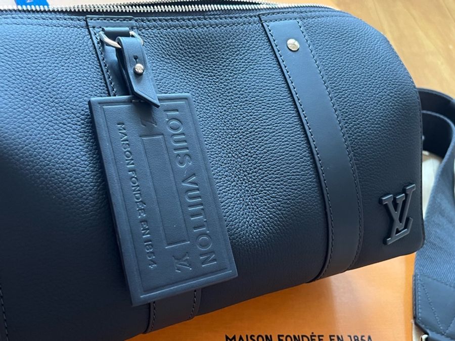 LOUIS VUITTON M11602 City Keepall深藍色牛皮斜背包-3