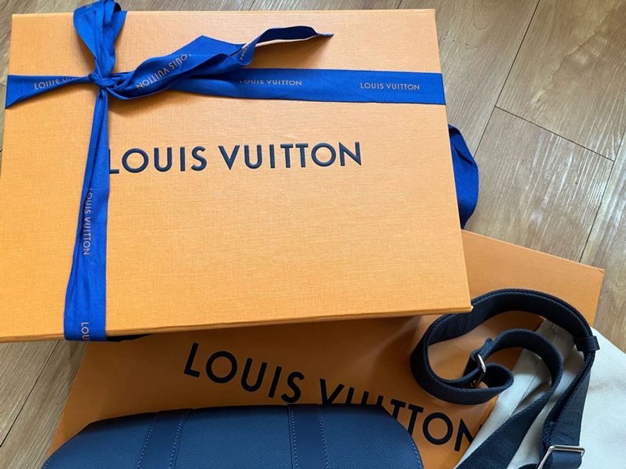LOUIS VUITTON M11602 City Keepall深藍色牛皮斜背包-4
