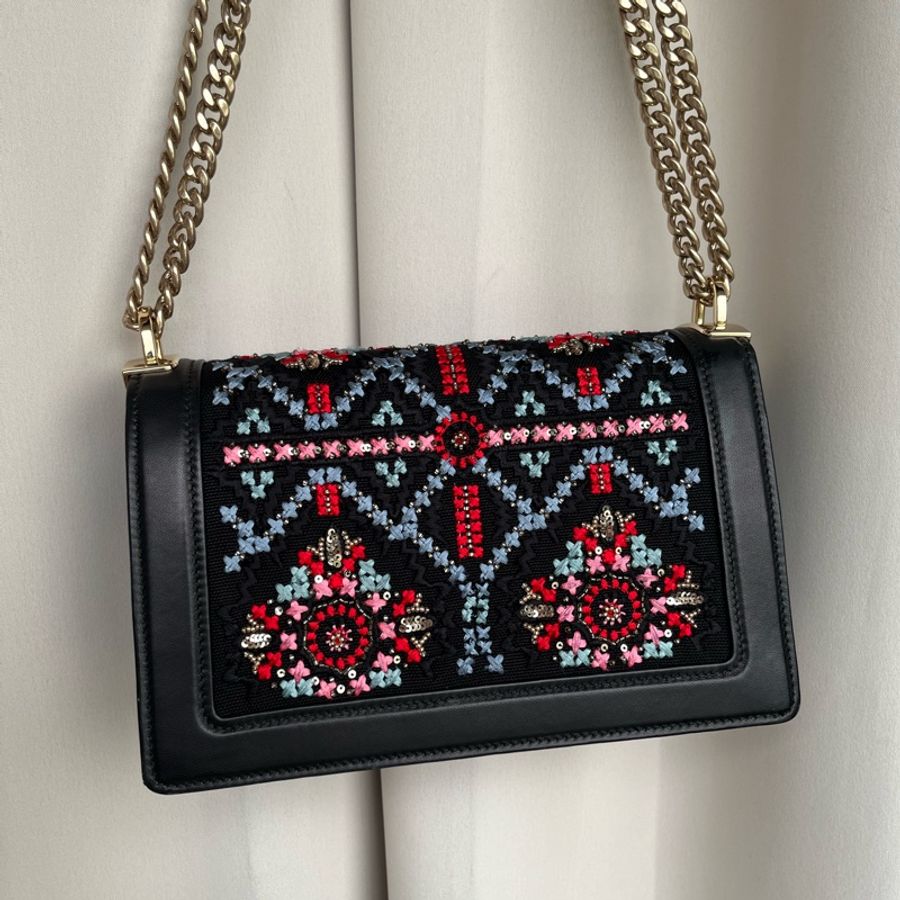 《雙11骨折價》（全新品、配件🈵）Miu Miu Confidential 刺繡麻布掛肩帶 RFID晶片款 斜背包 單肩包 腋下包-8