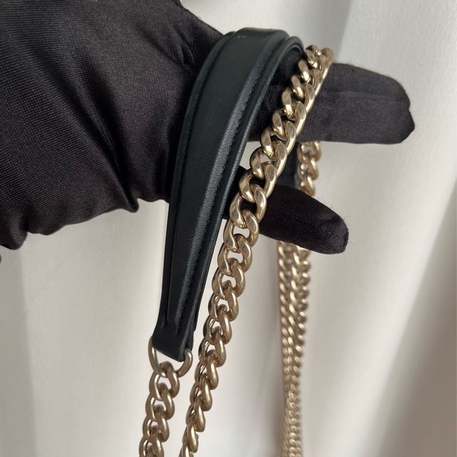 《雙11骨折價》（全新品、配件🈵）Miu Miu Confidential 刺繡麻布掛肩帶 RFID晶片款 斜背包 單肩包 腋下包-10