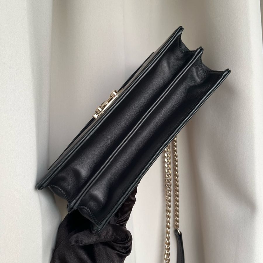 《雙11骨折價》（全新品、配件🈵）Miu Miu Confidential 刺繡麻布掛肩帶 RFID晶片款 斜背包 單肩包 腋下包-13